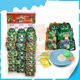 oyuncakla şeker patlatan ejderha